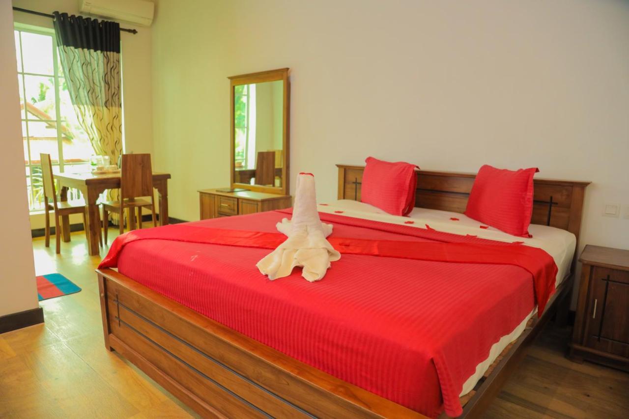 Aurora Banquet And Hotel Chilaw Kültér fotó