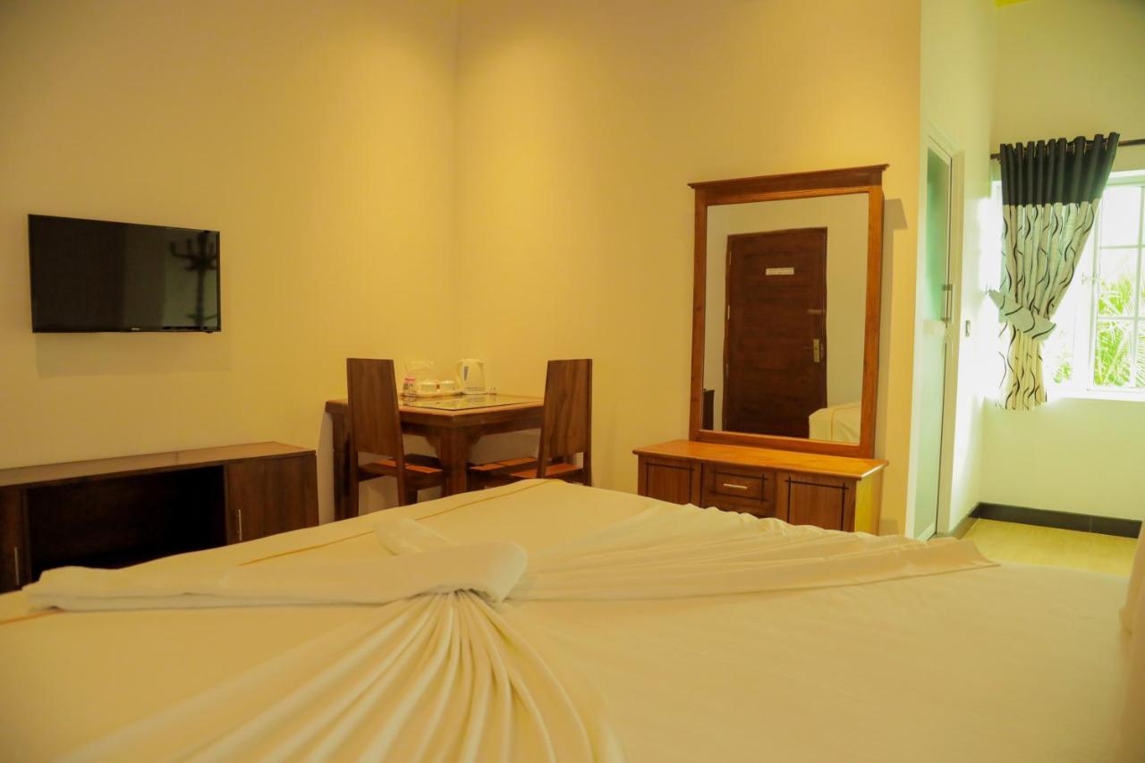 Aurora Banquet And Hotel Chilaw Kültér fotó